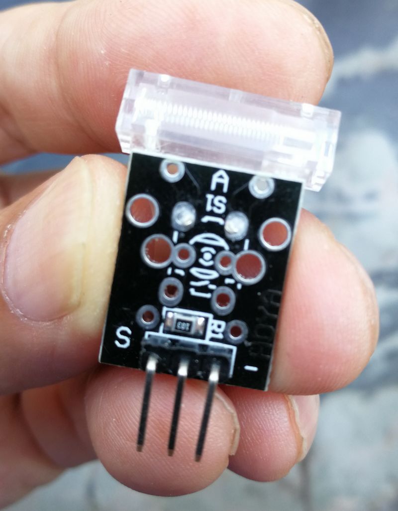  「雕爷学编程」Arduino动手做（10）——敲击传感器模块