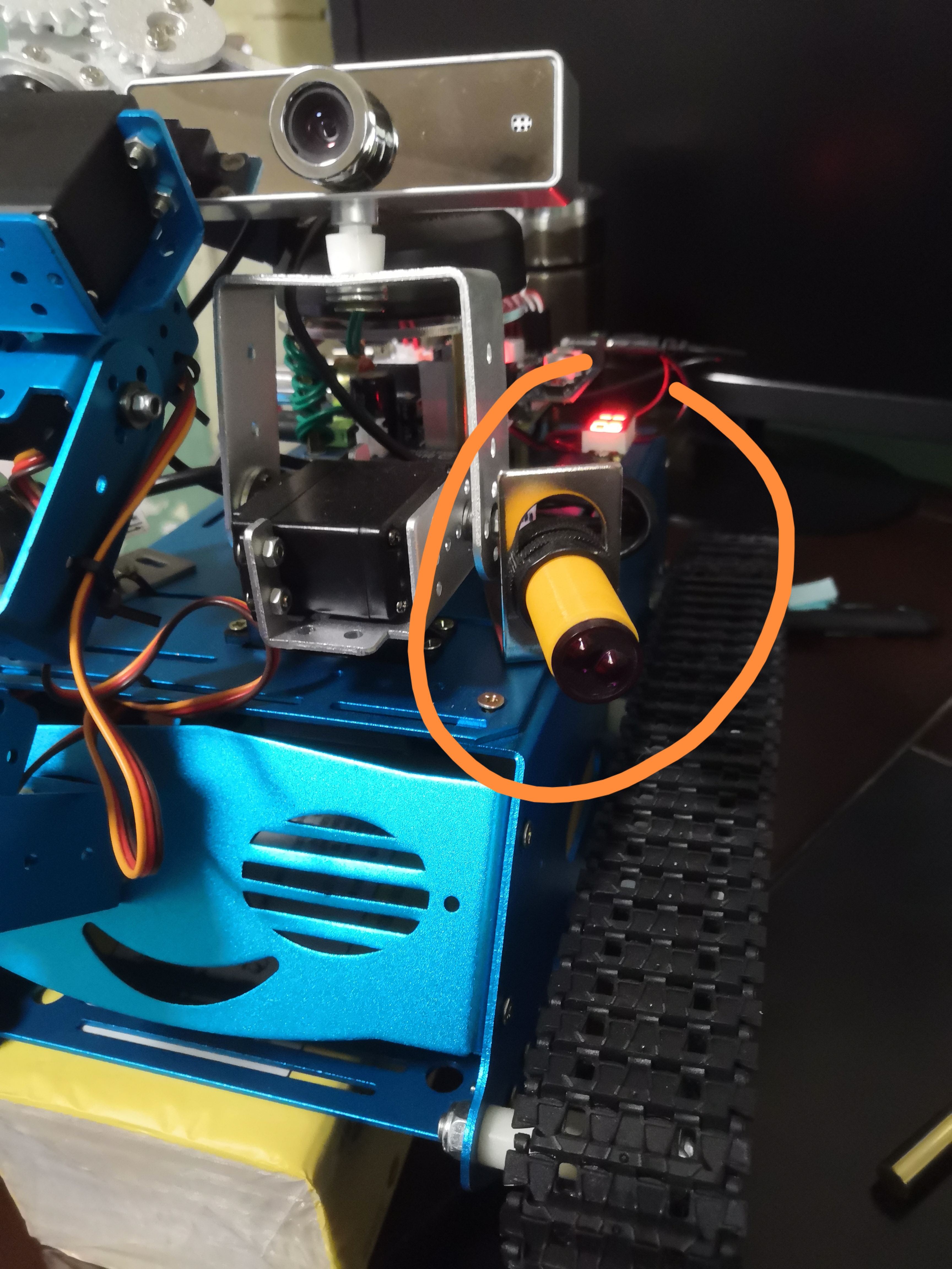  树莓派综合项目3：AI视觉机械臂小车（四）红外避障